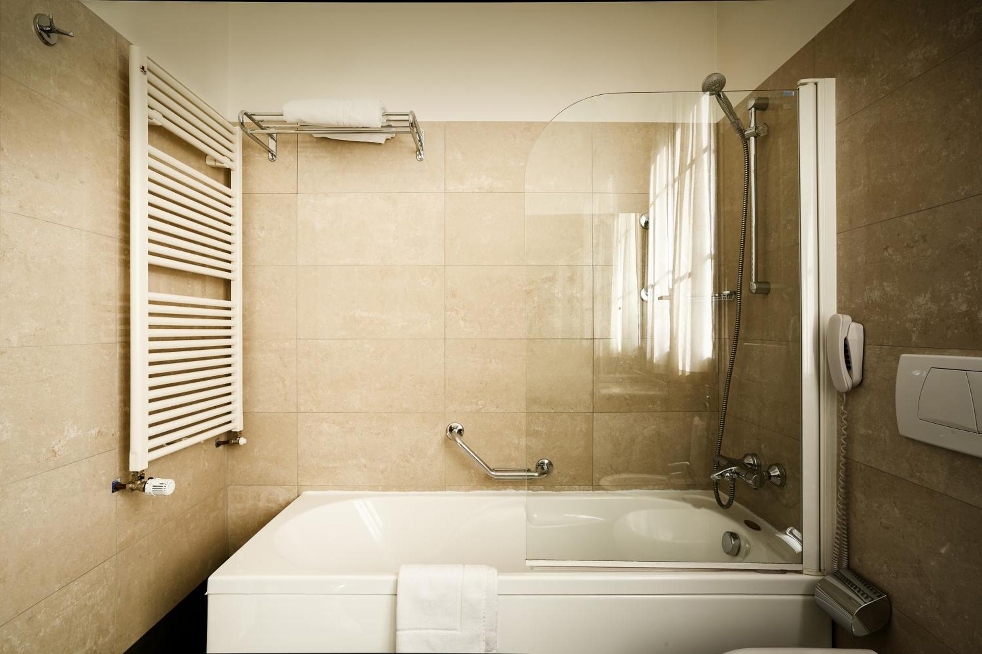 Meditur Hotel Bologna Ozzano dell'Emilia Luaran gambar